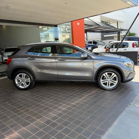 MERCEDES-BENZ GLA 250 2.0 16V 4P ENDURO TURBO AUTOM�TICO, Foto 3