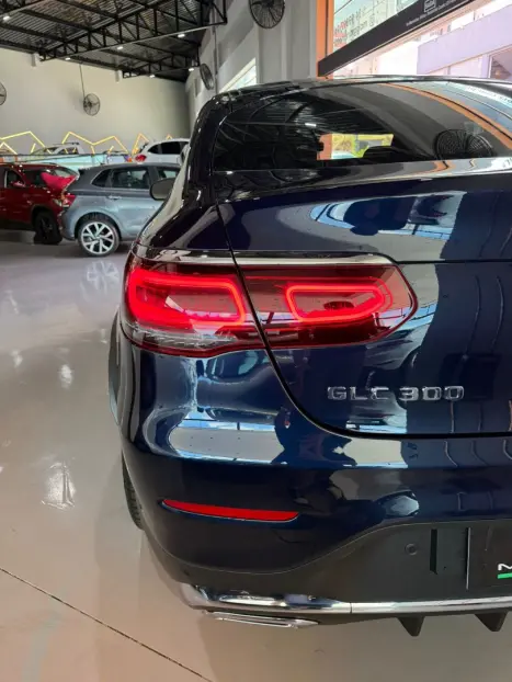 MERCEDES-BENZ GLC 300 2.0 16V 4P CGI 4MATIC 9G-TRONIC TURBO AUTOMTICO, Foto 6