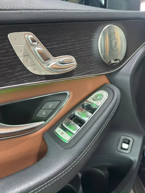 MERCEDES-BENZ GLC 300 2.0 16V 4P CGI 4MATIC 9G-TRONIC TURBO AUTOM�TICO, Foto 12