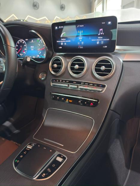 MERCEDES-BENZ GLC 300 2.0 16V 4P CGI 4MATIC 9G-TRONIC TURBO AUTOM�TICO, Foto 17