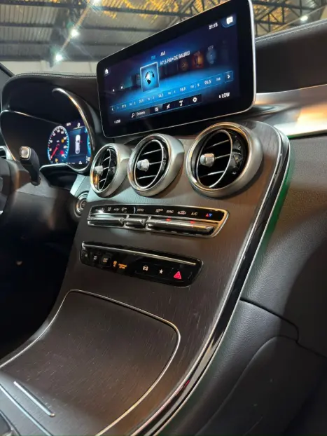 MERCEDES-BENZ GLC 300 2.0 16V 4P CGI 4MATIC 9G-TRONIC TURBO AUTOM�TICO, Foto 11
