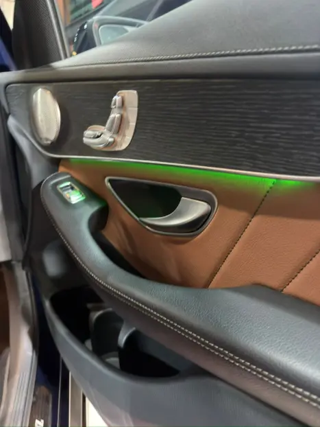 MERCEDES-BENZ GLC 300 2.0 16V 4P CGI 4MATIC 9G-TRONIC TURBO AUTOM�TICO, Foto 15