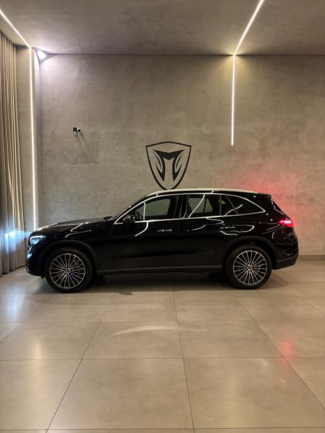 MERCEDES-BENZ GLC 300 2.0 16V 4P CGI 4MATIC 9G-TRONIC TURBO AUTOM�TICO, Foto 3