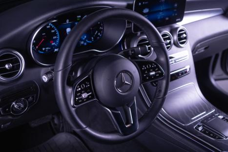 MERCEDES-BENZ GLC 300 2.0 16V 4P CGI 4MATIC 9G-TRONIC TURBO AUTOM�TICO, Foto 6