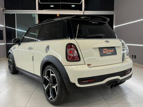 MINI Cooper 1.6 16V JOHN COOPER WORKS, Foto 4