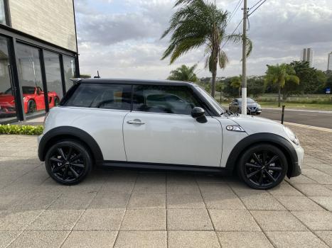 MINI Cooper 1.6 16V S TURBO AUTOM�TICO, Foto 4