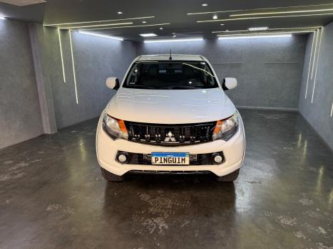 MITSUBISHI L 200 2.4 16V 4P HLS CABINE DUPLA FLEX , Foto 2