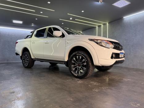 MITSUBISHI L 200 2.4 16V 4P HLS CABINE DUPLA FLEX , Foto 4