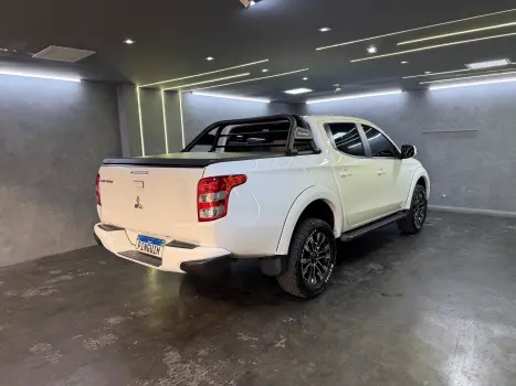 MITSUBISHI L 200 2.4 16V 4P HLS CABINE DUPLA FLEX , Foto 6