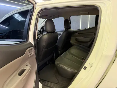 MITSUBISHI L 200 2.4 16V 4P HLS CABINE DUPLA FLEX , Foto 8