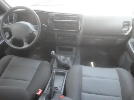 MITSUBISHI L 200 Outdoor 2.5 GLS 4X4 CABINE DUPLA TURBO DIESEL INTERCOOLER, Foto 3 MITSUBISHI L 200 Outdoor 2.5 GLS 4X4 CABINE DUPLA TURBO DIESEL INTERCOOLER, Foto 3