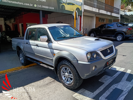 MITSUBISHI L 200 Outdoor 2.5 HPE 4X4 CABINE DUPLA TURBO DIESEL INTERCOOLER AUTOM�TICO, Foto 2