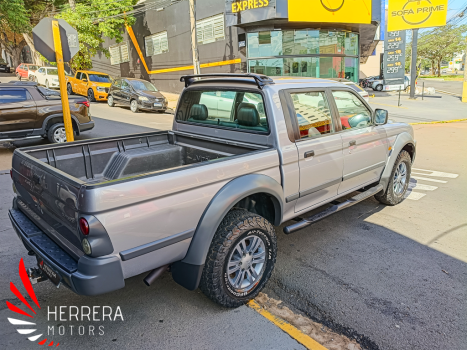 MITSUBISHI L 200 Outdoor 2.5 HPE 4X4 CABINE DUPLA TURBO DIESEL INTERCOOLER AUTOM�TICO, Foto 5