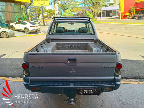 MITSUBISHI L 200 Outdoor 2.5 HPE 4X4 CABINE DUPLA TURBO DIESEL INTERCOOLER AUTOM�TICO, Foto 6