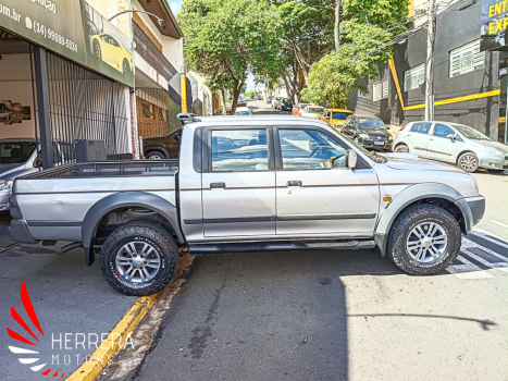 MITSUBISHI L 200 Outdoor 2.5 HPE 4X4 CABINE DUPLA TURBO DIESEL INTERCOOLER AUTOM�TICO, Foto 7