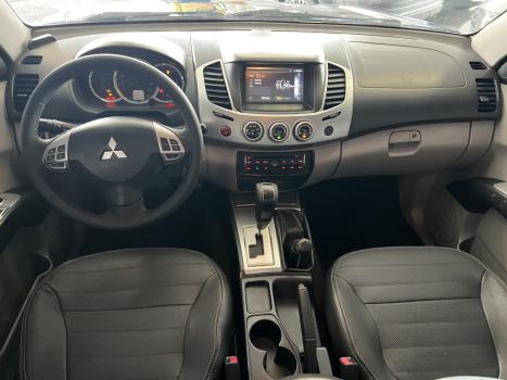 MITSUBISHI L 200 Triton 3.2 16V HPE 4X4 CABINE DUPLA TURBO DIESEL INTERCOOLER AUTOMTICO, Foto 6