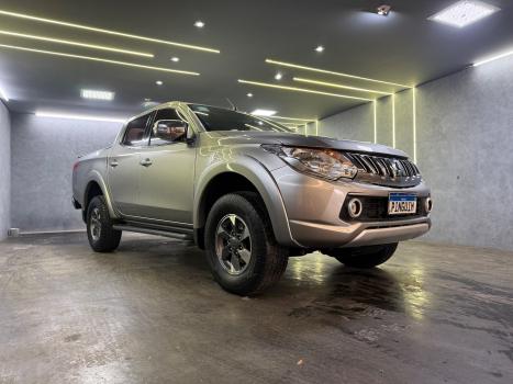 MITSUBISHI L 200 Triton 2.4 16V SPORT HPE 4X4 CABINE DUPLA TURBO DIESEL AUTOMTICO, Foto 4