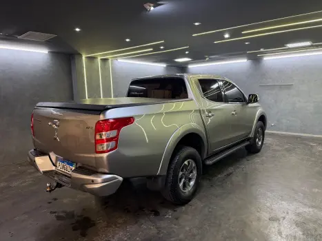 MITSUBISHI L 200 Triton 2.4 16V SPORT HPE 4X4 CABINE DUPLA TURBO DIESEL AUTOMTICO, Foto 7