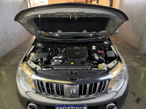 MITSUBISHI L 200 Triton 2.4 16V SPORT HPE 4X4 CABINE DUPLA TURBO DIESEL AUTOMTICO, Foto 14