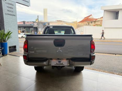 MITSUBISHI L 200 Triton 3.2 16V HPE 4X4 CABINE DUPLA TURBO DIESEL INTERCOOLER, Foto 5