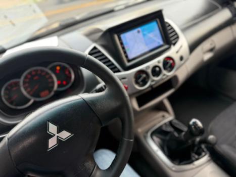 MITSUBISHI L 200 Triton 3.2 16V HPE 4X4 CABINE DUPLA TURBO DIESEL INTERCOOLER, Foto 13