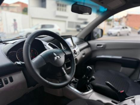 MITSUBISHI L 200 Triton 3.2 16V HPE 4X4 CABINE DUPLA TURBO DIESEL INTERCOOLER, Foto 15