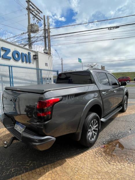 MITSUBISHI L 200 Triton 2.4 16V SPORT HPE 4X4 CABINE DUPLA TURBO DIESEL AUTOM�TICO, Foto 4
