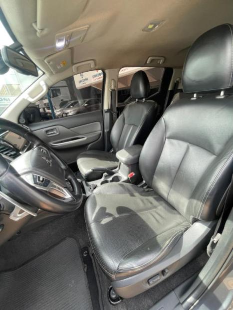 MITSUBISHI L 200 Triton 2.4 16V SPORT HPE 4X4 CABINE DUPLA TURBO DIESEL AUTOM�TICO, Foto 6