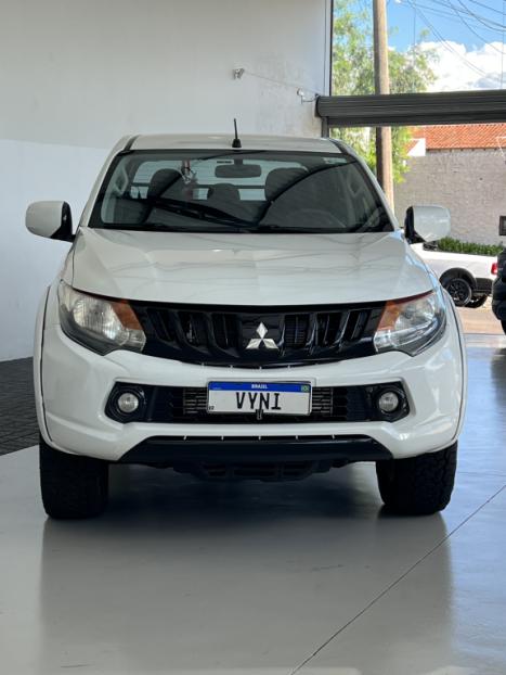 MITSUBISHI L 200 Triton 2.4 16V FLEX GL CABINE DUPLA, Foto 1
