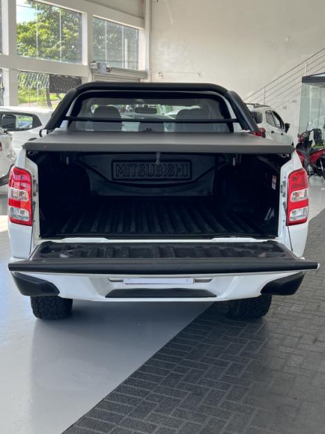 MITSUBISHI L 200 Triton 2.4 16V FLEX GL CABINE DUPLA, Foto 9
