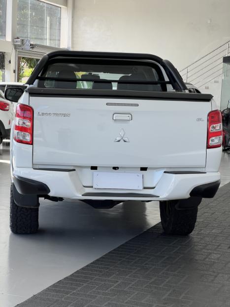 MITSUBISHI L 200 Triton 2.4 16V FLEX GL CABINE DUPLA, Foto 12