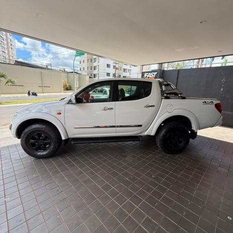 MITSUBISHI L 200 Triton 3.5 V6 HPE 4X4 FLEX CABINE DUPLA AUTOM�TICO, Foto 4