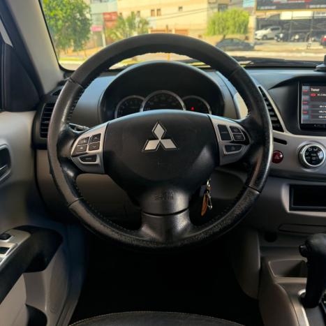 MITSUBISHI L 200 Triton 3.5 V6 HPE 4X4 FLEX CABINE DUPLA AUTOM�TICO, Foto 13