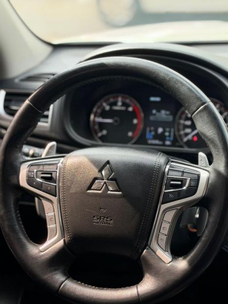 MITSUBISHI L 200 Triton 2.4 16V SPORT HPE 4X4 CABINE DUPLA TURBO DIESEL AUTOM�TICO, Foto 6