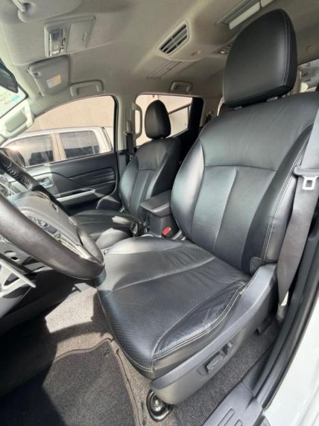 MITSUBISHI L 200 Triton 2.4 16V SPORT HPE 4X4 CABINE DUPLA TURBO DIESEL AUTOM�TICO, Foto 7