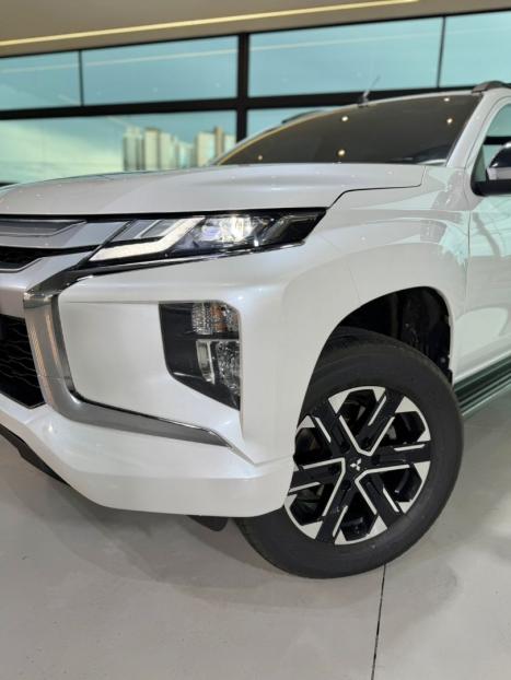 MITSUBISHI L 200 Triton 2.4 16V SPORT HPE 4X4 CABINE DUPLA TURBO DIESEL AUTOM�TICO, Foto 3