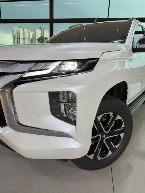 MITSUBISHI L 200 Triton 2.4 16V SPORT HPE 4X4 CABINE DUPLA TURBO DIESEL AUTOM�TICO, Foto 4