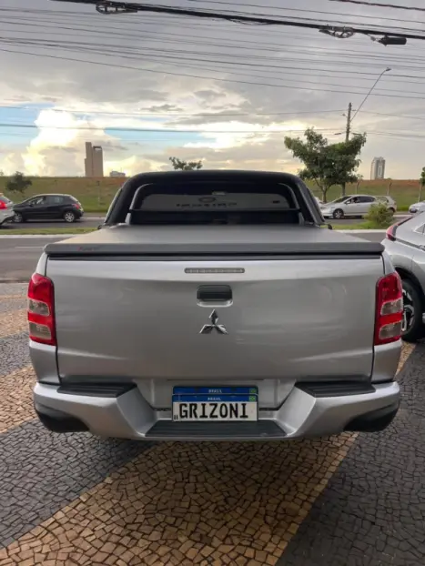 MITSUBISHI L 200 Triton 2.4 16V SPORT GL CABINE DUPLA TURBO DIESEL, Foto 4