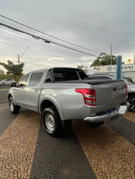 MITSUBISHI L 200 Triton 2.4 16V SPORT GL CABINE DUPLA TURBO DIESEL, Foto 5