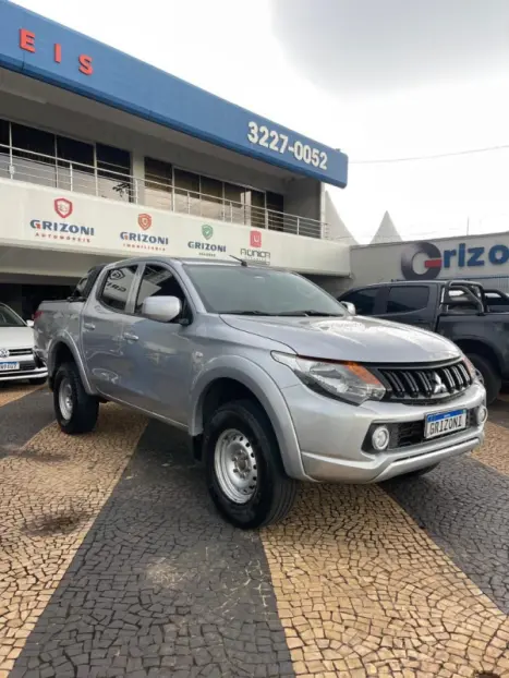 MITSUBISHI L 200 Triton 2.4 16V SPORT GL CABINE DUPLA TURBO DIESEL, Foto 6
