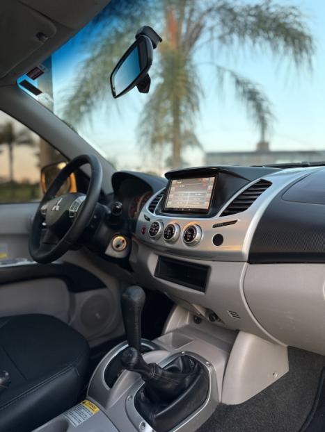 MITSUBISHI L 200 Triton 3.2 16V HPE 4X4 CABINE DUPLA TURBO DIESEL INTERCOOLER AUTOM�TICO, Foto 7