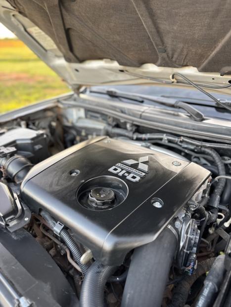 MITSUBISHI L 200 Triton 3.2 16V HPE 4X4 CABINE DUPLA TURBO DIESEL INTERCOOLER AUTOM�TICO, Foto 8