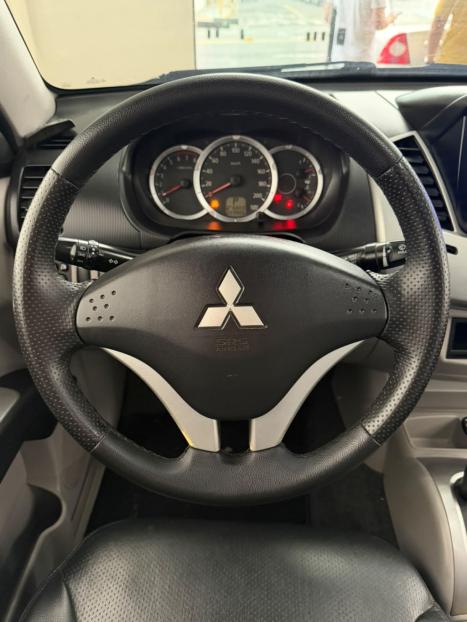 MITSUBISHI L 200 Triton 3.5 V6 HPE 4X4 FLEX CABINE DUPLA AUTOMÁTICO, Foto 11
