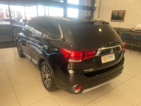 MITSUBISHI Outlander 2.2 16V 4P 4X4 DIESEL AUTOMTICO, Foto 4