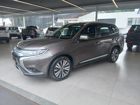 MITSUBISHI Outlander 2.2 16V 4P 4X4 HPE-S AWD DIESEL AUTOMTICO, Foto 3