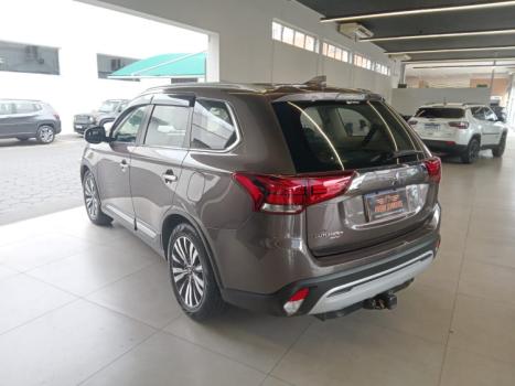 MITSUBISHI Outlander 2.2 16V 4P 4X4 HPE-S AWD DIESEL AUTOMTICO, Foto 5