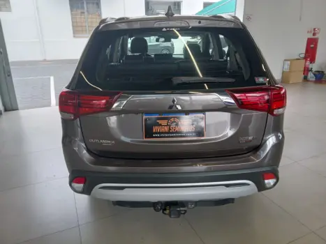 MITSUBISHI Outlander 2.2 16V 4P 4X4 HPE-S AWD DIESEL AUTOMTICO, Foto 6