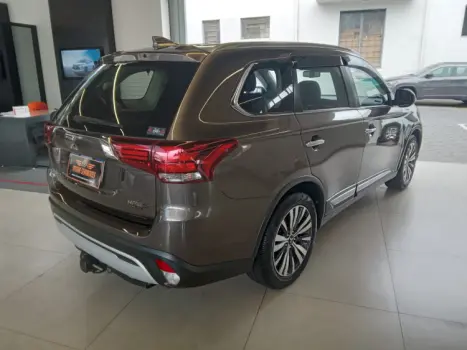 MITSUBISHI Outlander 2.2 16V 4P 4X4 HPE-S AWD DIESEL AUTOMTICO, Foto 7