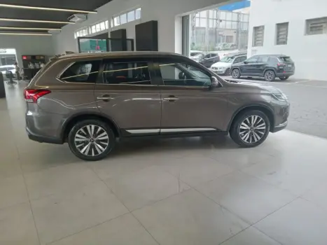 MITSUBISHI Outlander 2.2 16V 4P 4X4 HPE-S AWD DIESEL AUTOMTICO, Foto 8