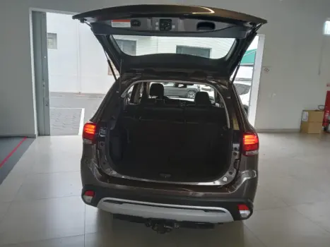 MITSUBISHI Outlander 2.2 16V 4P 4X4 HPE-S AWD DIESEL AUTOMTICO, Foto 10